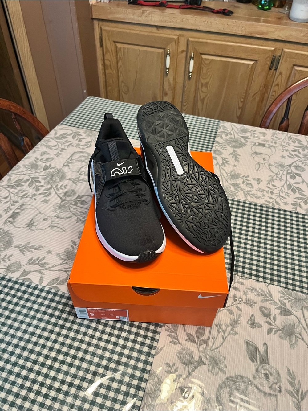 Nike Women’s Black and White Casual Sneakers